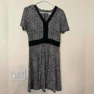 Micheal Kors Size Small Women’s Mid Length Animal Print Dress